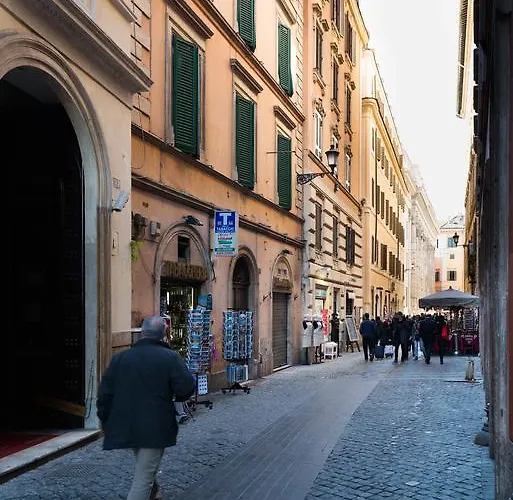 Trevi & Pantheon Luxury Konukevi 4*